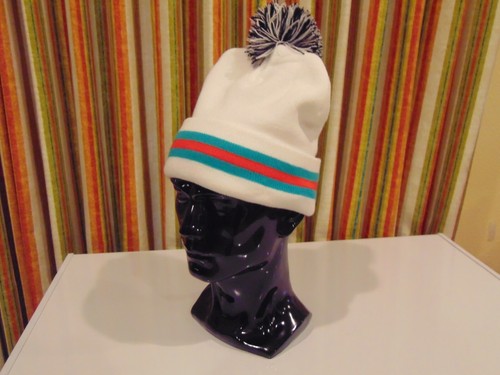 MODE WINTER - hochwertige dicke Beanie - verwertbar in rot, schwarz oder weiß - Bild 6 von 6