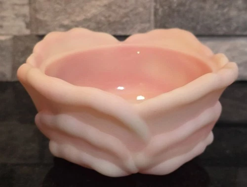 Rare Vintage  Fenton Peach Satin Glass Rose Bowl Water Lily Lotus Flower