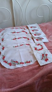 Vintage Finished Cross Stitch Set Of 4 Placemats Napkins Hot Pads Apple Design