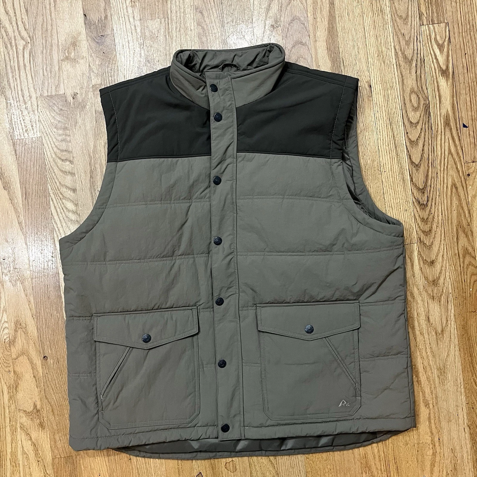 2X Ridgecut 2-toned puffer vest. Durable & warm. Outdoor activities. Camp Hike
