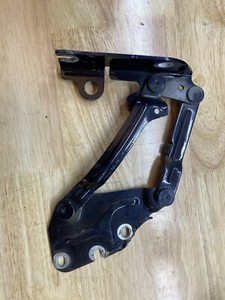 VW Golf Plus BJ 2005 Motorhaubenscharnier rechts 5M0823302