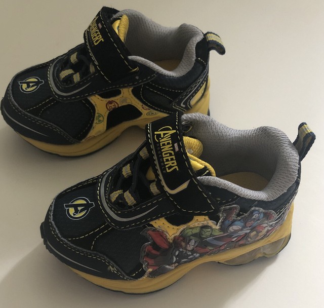 captain america tennis shoes