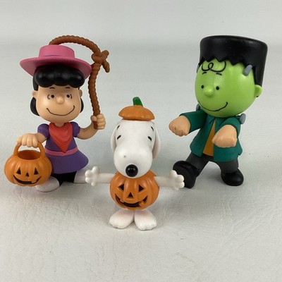 Peanuts Gang Halloween Trick Or Treat Figures Lucy Charlie Brown Snoopy Pumpkin