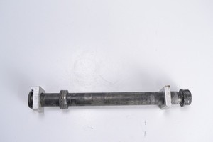 Hinterradachse YAMAHA TDM 900 2002-2010