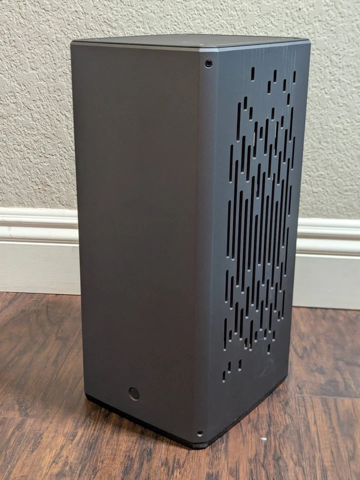 LOUQE Raw S1 Mk I (Rhodium Grey) Mini-Itx Computer Case - Image 2 of 4