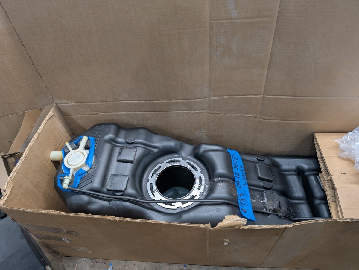 2009-2012 Jeep Liberty 2008-2011 Nitro Gas Fuel Tank (No Skid