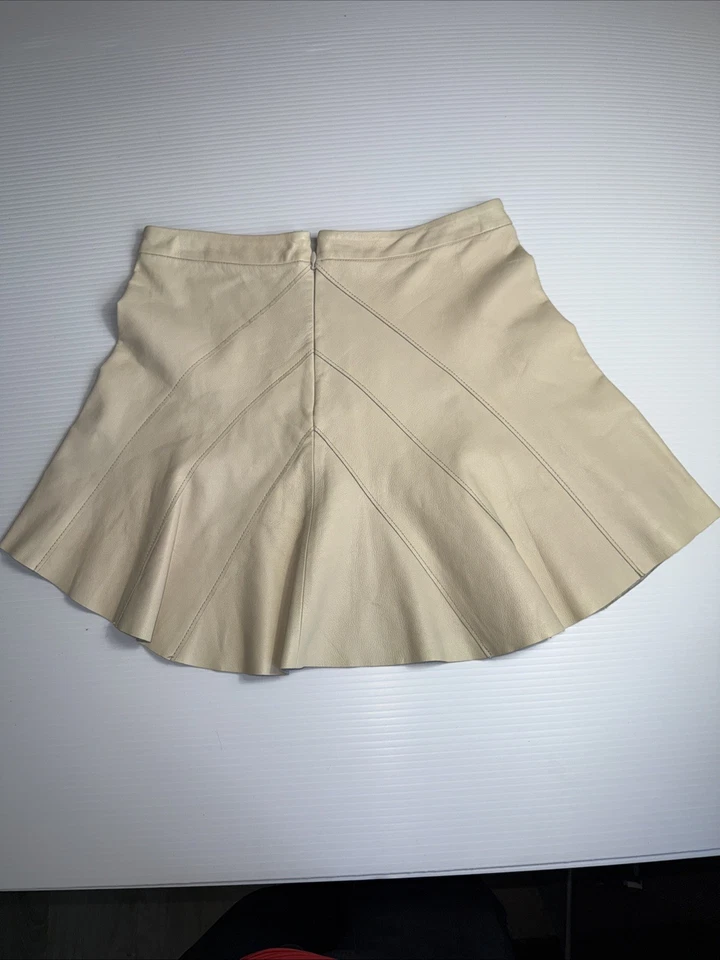 Derek Lam 10 Crosby Cuero Mini Falda Acampanada Beige Crema Talla 2 Dobladillo Crudo Foto 4 de 4