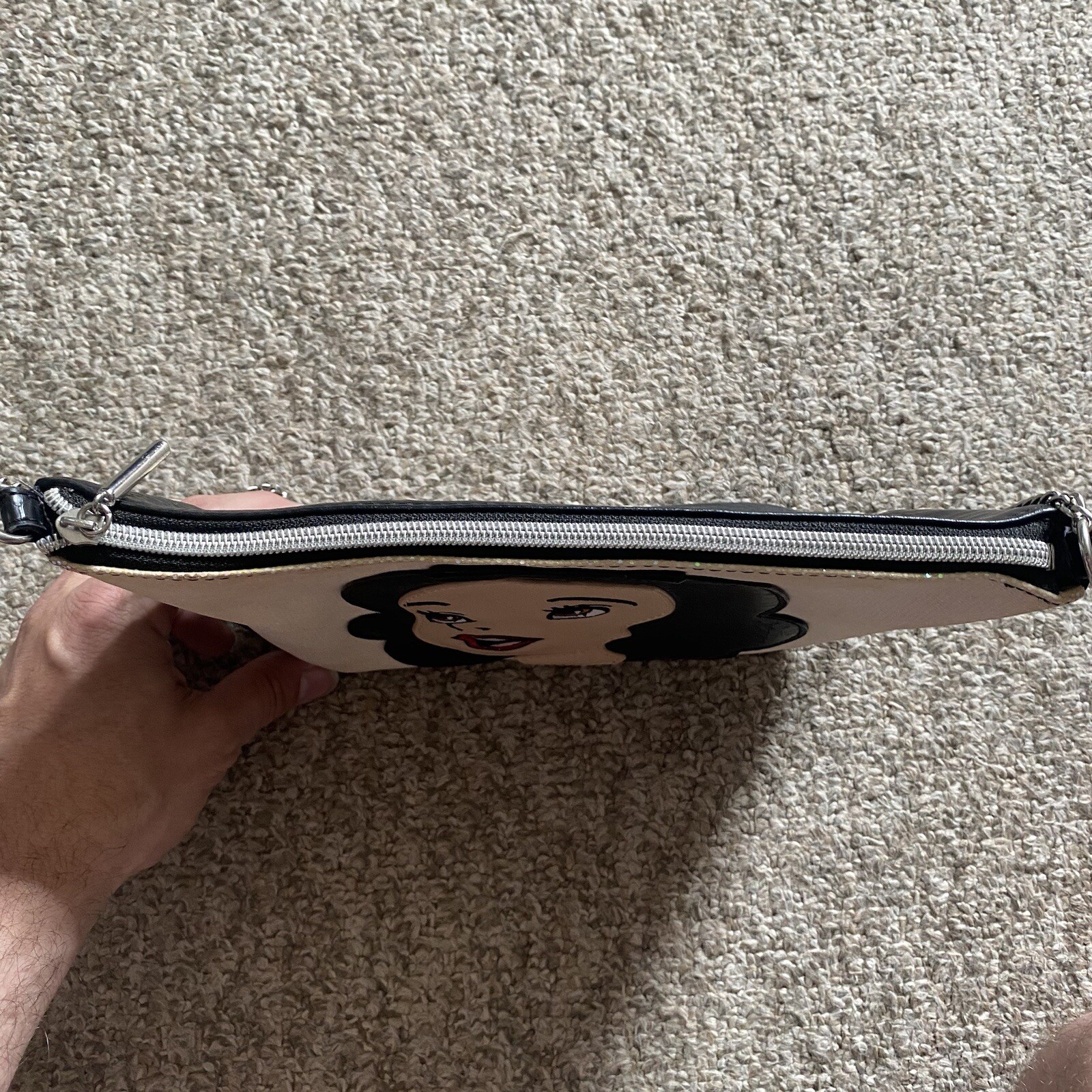 Danielle Nicole Disney Handbag Snow White Evil Qu… - image 3