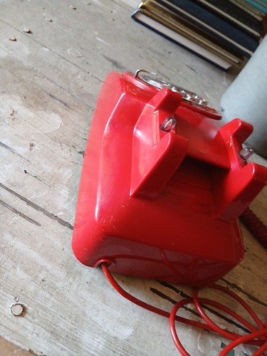 Vintage Red Stromberg Carlson Rotary Desktop Phone 1975 - Picture 9 of 11