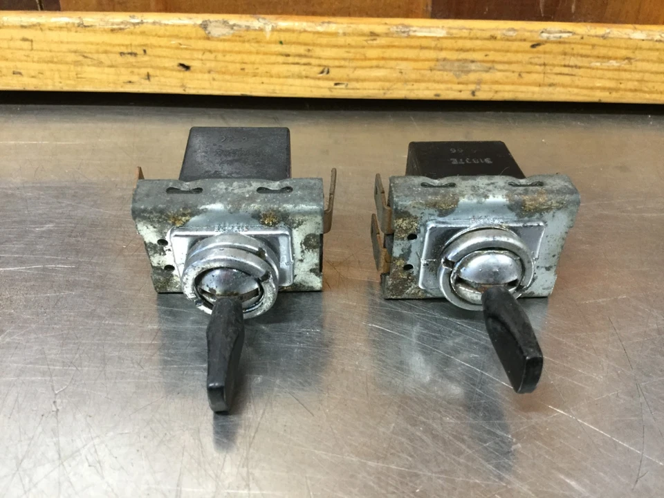 Austin Healey • Original Lucas Dashboard Switches #34426E & 31837E. Used KMG1499 - Image 2 of 4