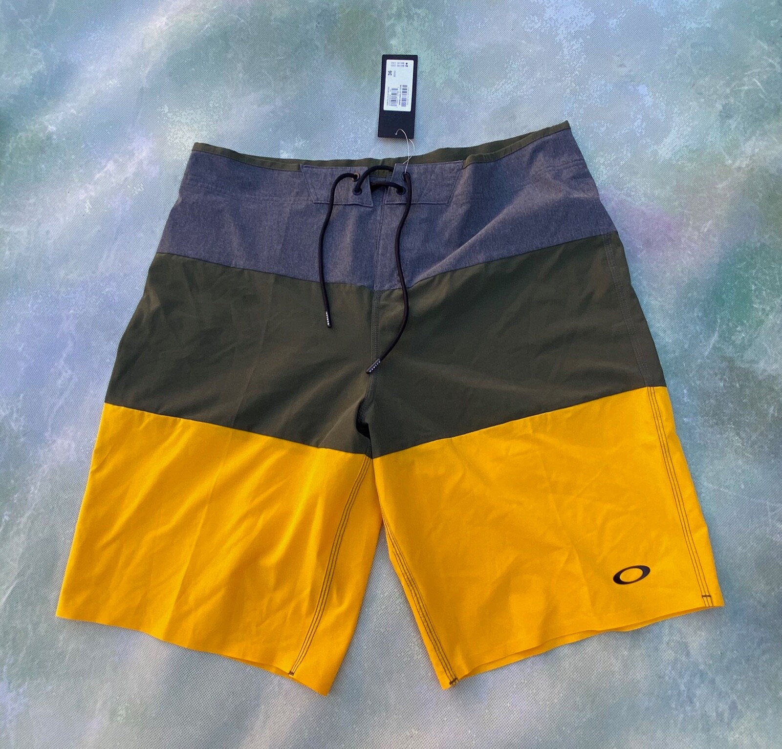 Oakley Performance Fit Men's Swim Shorts Size