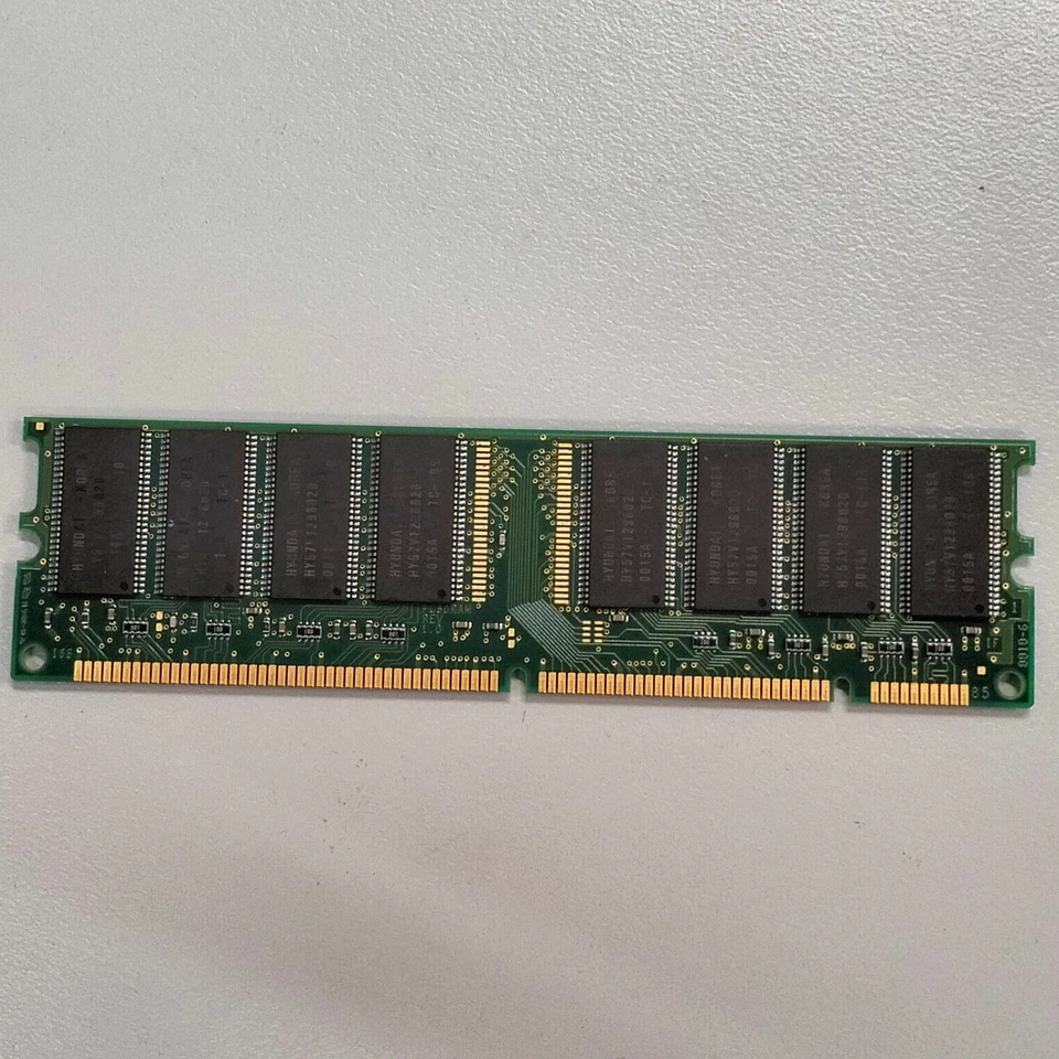 Genuine Hyundai 256MB PC100 100MHz non-ECC Unbuffered 168-Pin DIMM HYM71V653201 - Image 3 of 4