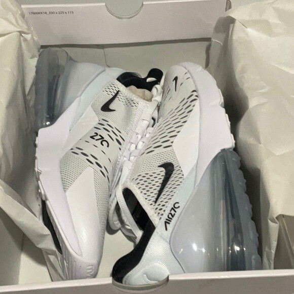 Woman's Nike air max 270 black white running shoes size 11 Woman's Nike air max 270 black white running shoes size 11