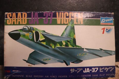 SAAB J-37 VIGGEN Fighter   Swedish  Defender Crown Models Plastic  1/144