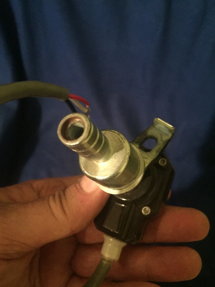 New Old Stock VDO Believed To Be 340-014 Ford Speed Pulse Generator - Image 4 of 4