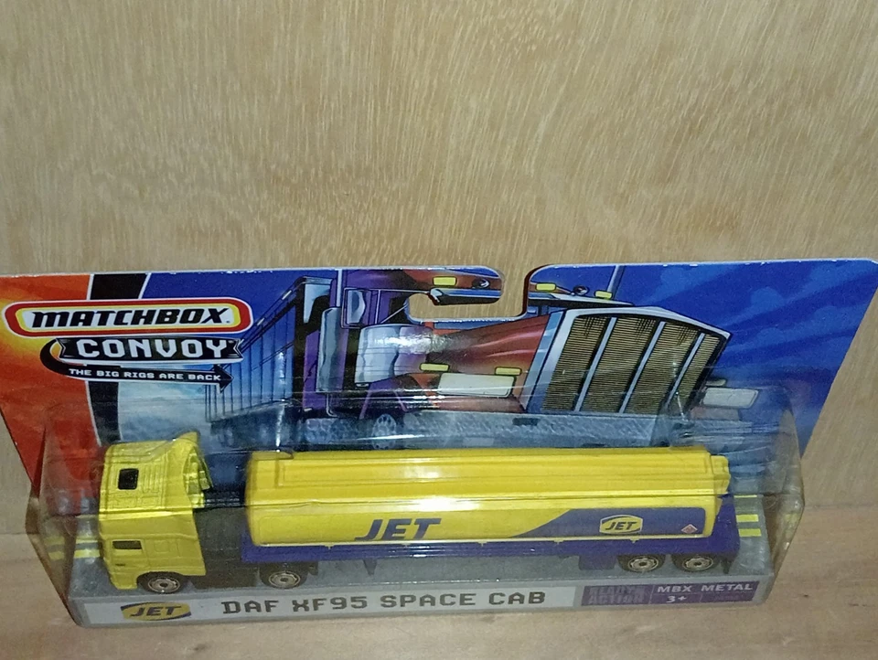Matchbox Convoys / Daf XF95 Space Cab & Tanker Trailer - Yellow & Blue - Jet - Image 4 of 4