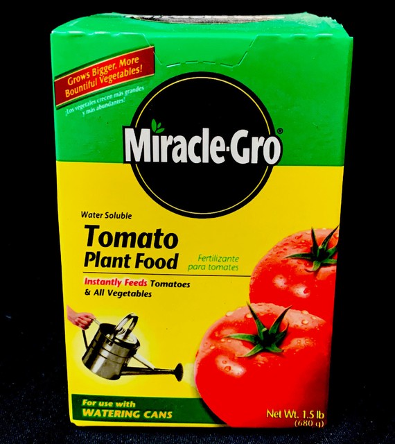 MiracleGro Water Soluble Tomato Plant Food 1.5 lb. for