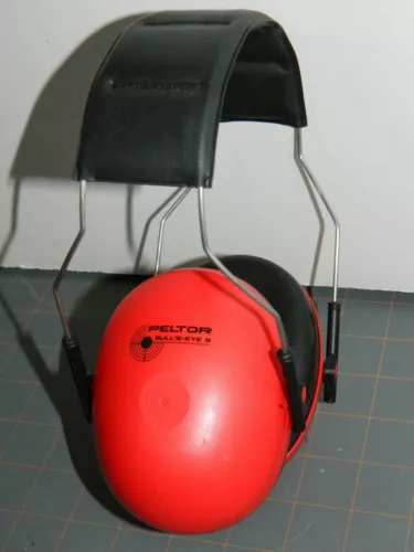 Peltor Bull's Eye 9 H9 Hearing Protection AdjustableEarmuffs Red/Black NRR 25 dB