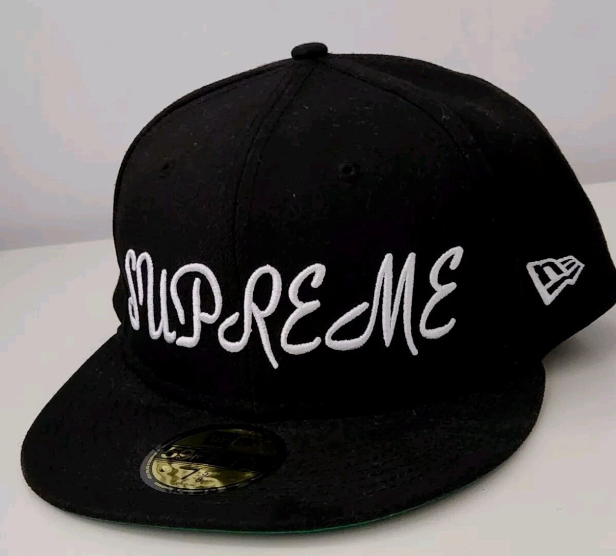 Casquette noire SS23 Supreme Script New Era taille 7 5/8
