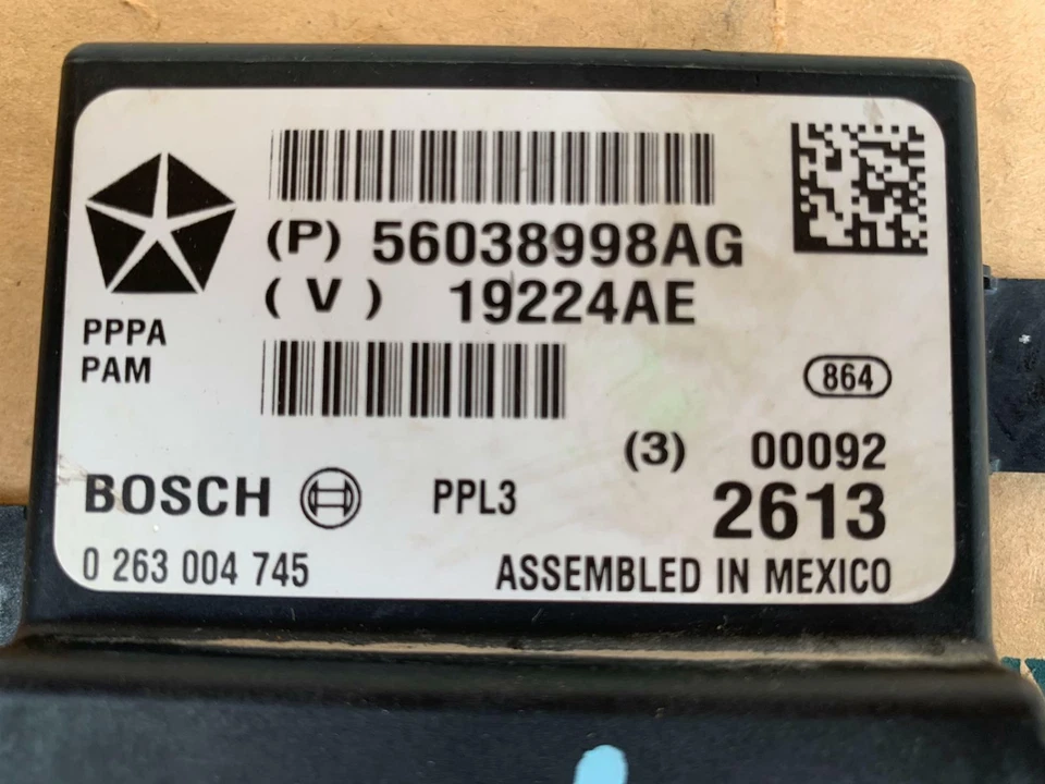 2014-2018 Jeep Cherokee OEM Parking Assist Control Module 56038998AG - Image 4 of 4