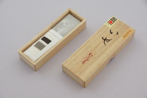 KUBOTA-GO CALLIGRAPHY TOOL SUMI INK STICK ISE SIZE2 MADE IN JAPAN - Picture 3 of 5