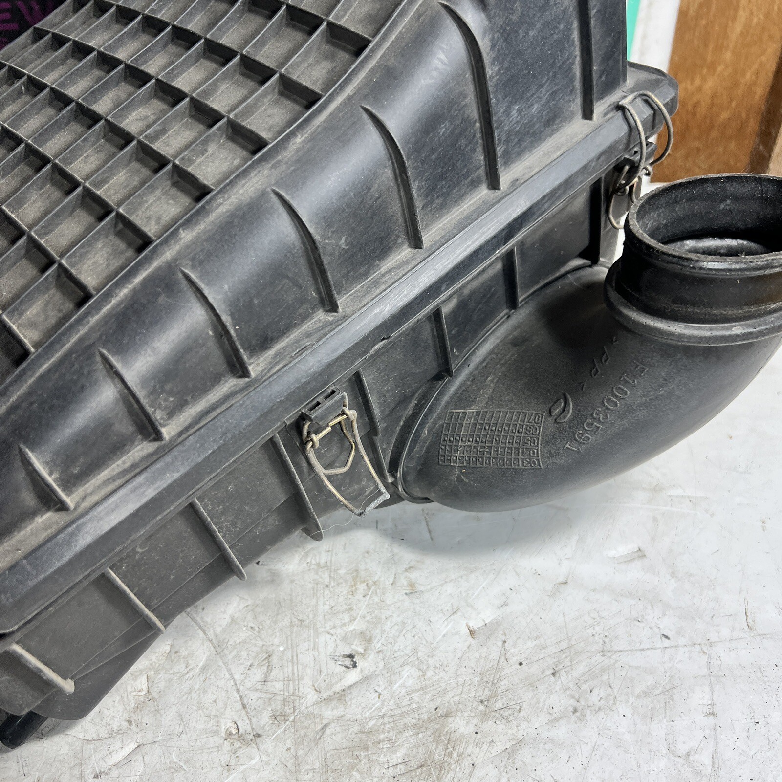 04-07 Maserati Quattroporte Air Cleaner Box M139 Intake Filter Airbox Housing