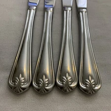 4 Dinner knives Lenox BUTLERS GOURMET 18/10 Plume China 9.5” glossy