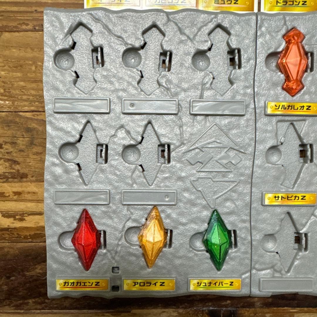 Pokemon Z Ring & Z-Crystal Collection Board Set - Takara Tomy
