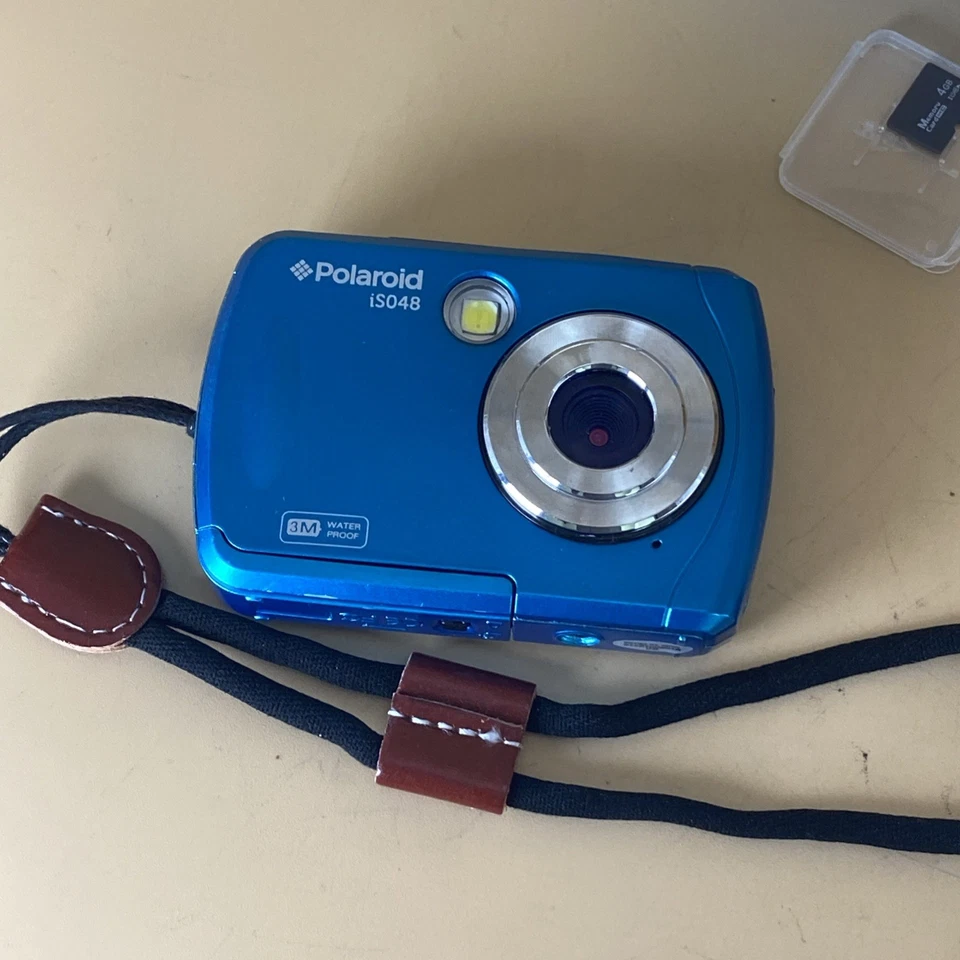 Polaroid IS048  Digital Camera  ( With Crack Line ) AS IS /TESTED WORKING /4G Tf - Image 2 of 4