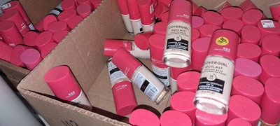 Lot of (25) Cover Girl Outlast Extreme Liquid Foundations Mixed Shades New