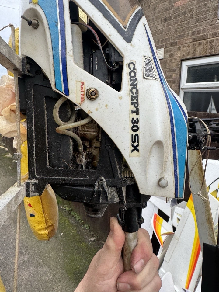 Heli con flotadores Kyosho Concept 30 Sx vintage - Imagen 4 de 4