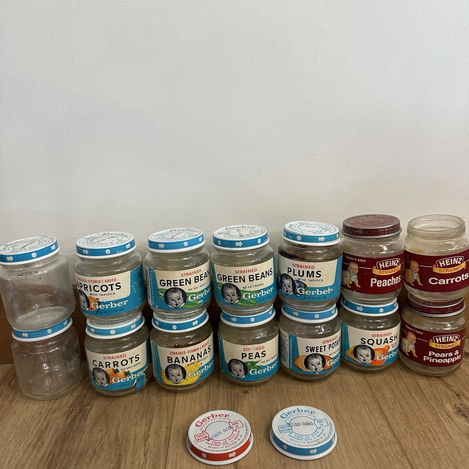 Lot Of 14 VTG Gerber & Heinz Baby Food Empty Glass Jars Assorted Flavors 90’s
Opens in a new window