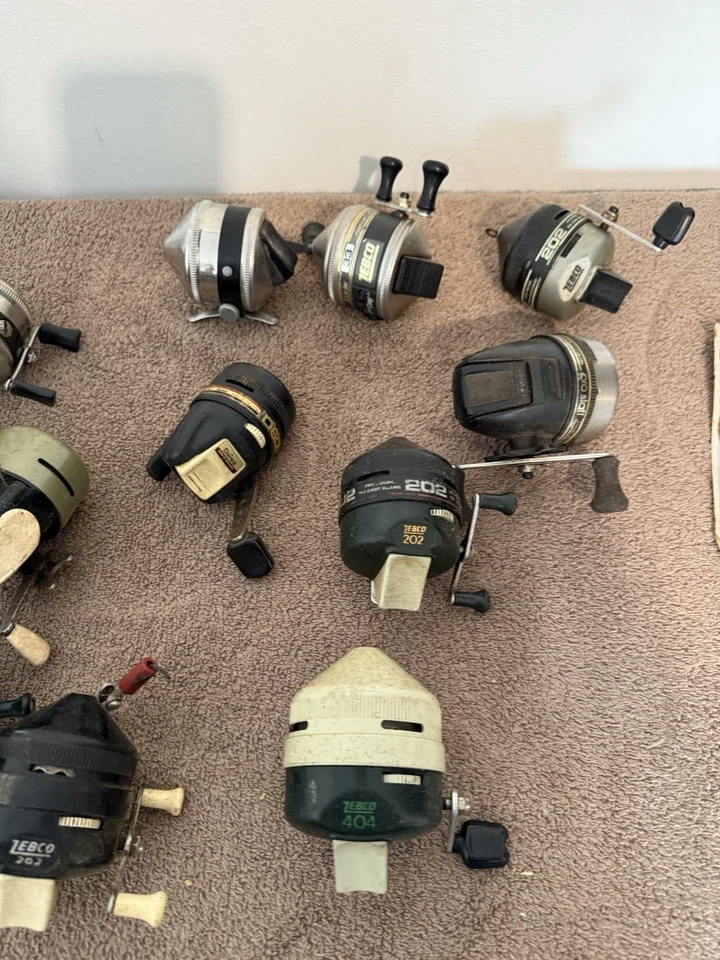 lot of 17  fishing reels 33 and 202 parts only [read] - Image 3 of 4
