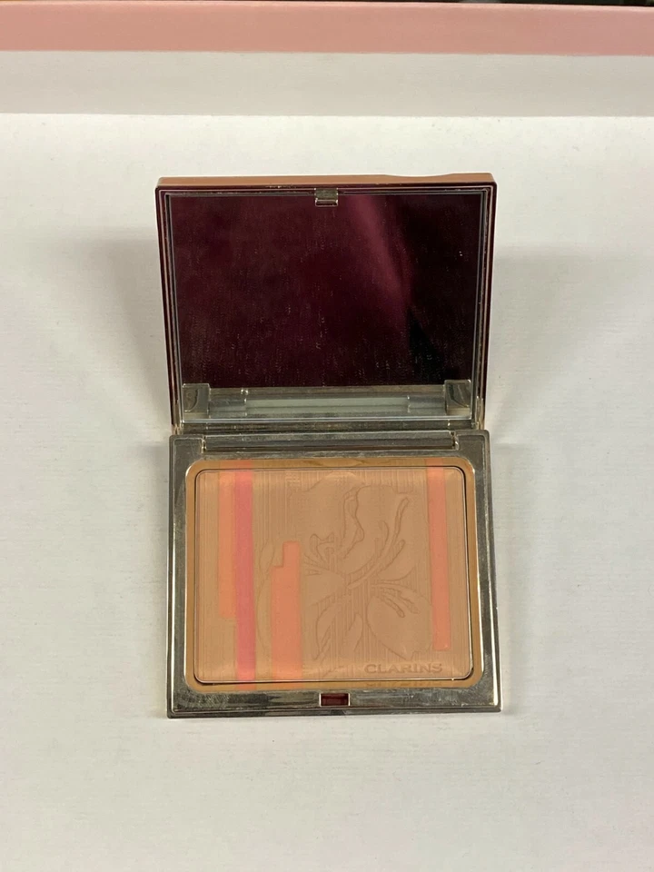Palette Esclat Face and Blush Powder by Clarins  - Image 2 of 2