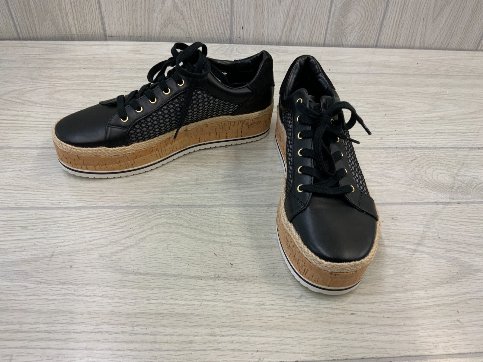 JLO JENNIFER LOPEZ Laurn Comfort Sneaker, Women's Siz… Gem