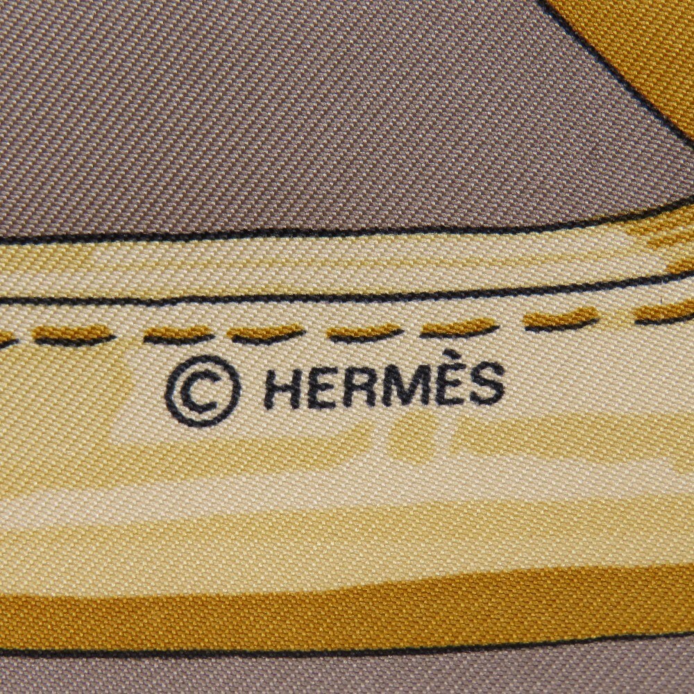 HERMES Logo Carre 90 Scarf HERMES Logo Carre 90 Scarf