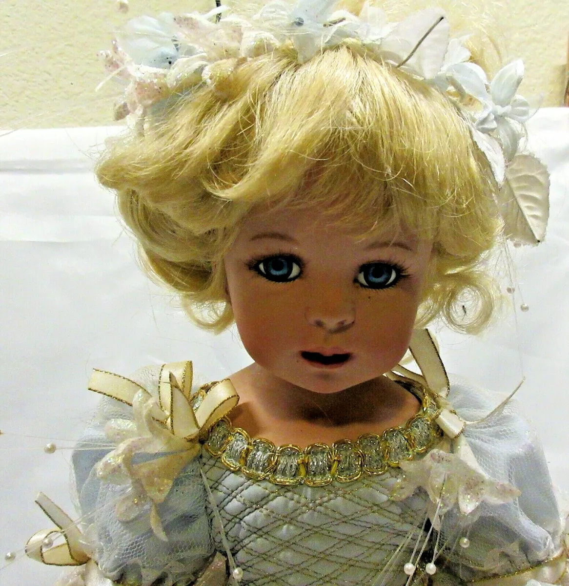 The Ashton-Drake Galleries Princess Collection Cinderella Doll First Issue As Is