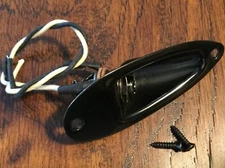 1 x BLACK / Stratocaster Jack Plate / Pure Tone Jack / Pre-Wired / Upgrade