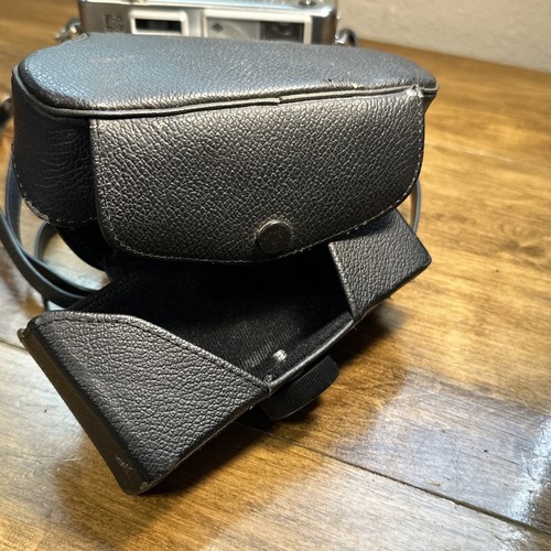 VINTAGE YASHICA ELECTRO 35 GSN RANGEFINDER FILM CAMERA W/ 45MM F/1.7 LENS - Picture 12 of 16