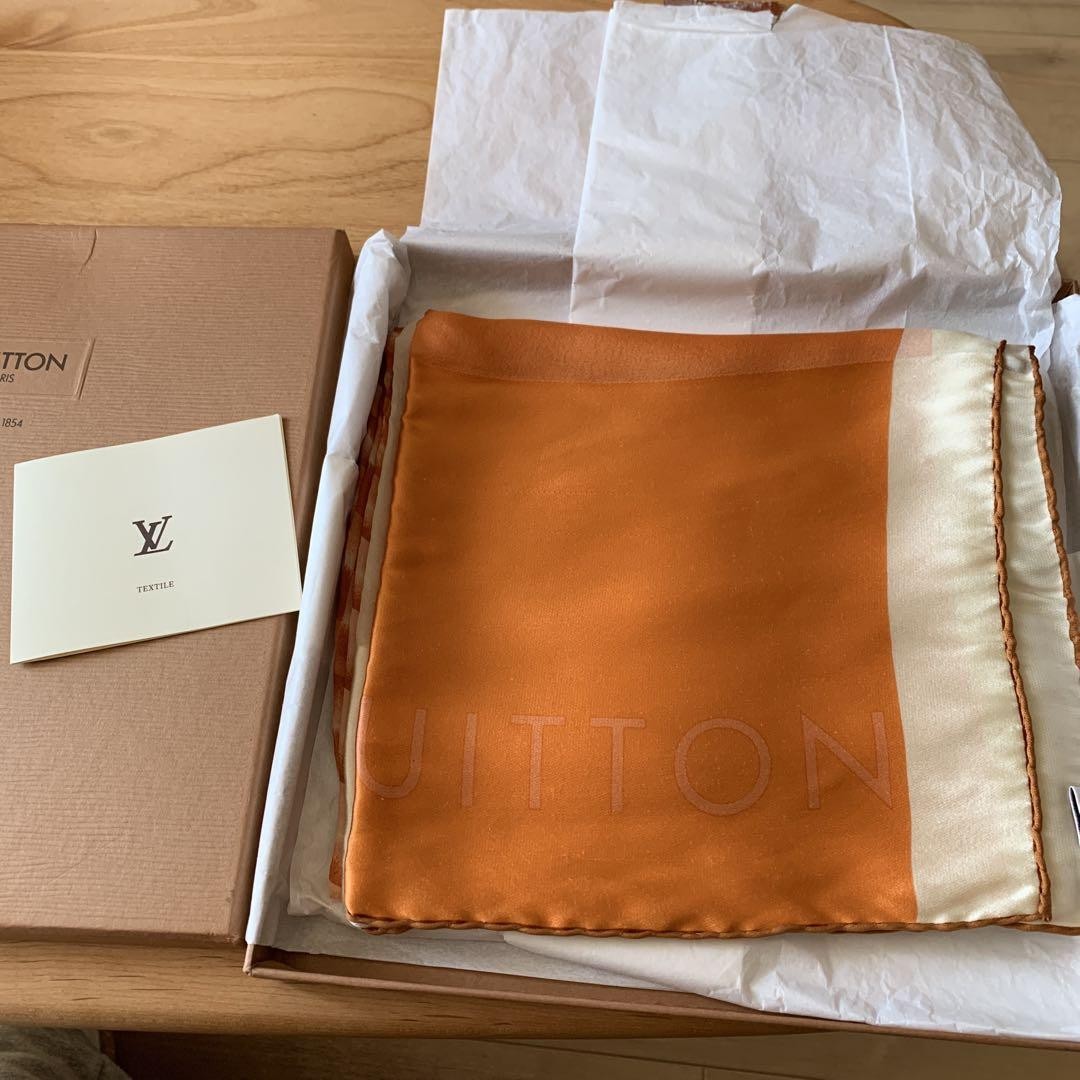 Louis Vuitton Luxury Silk Scarf Stole for Women