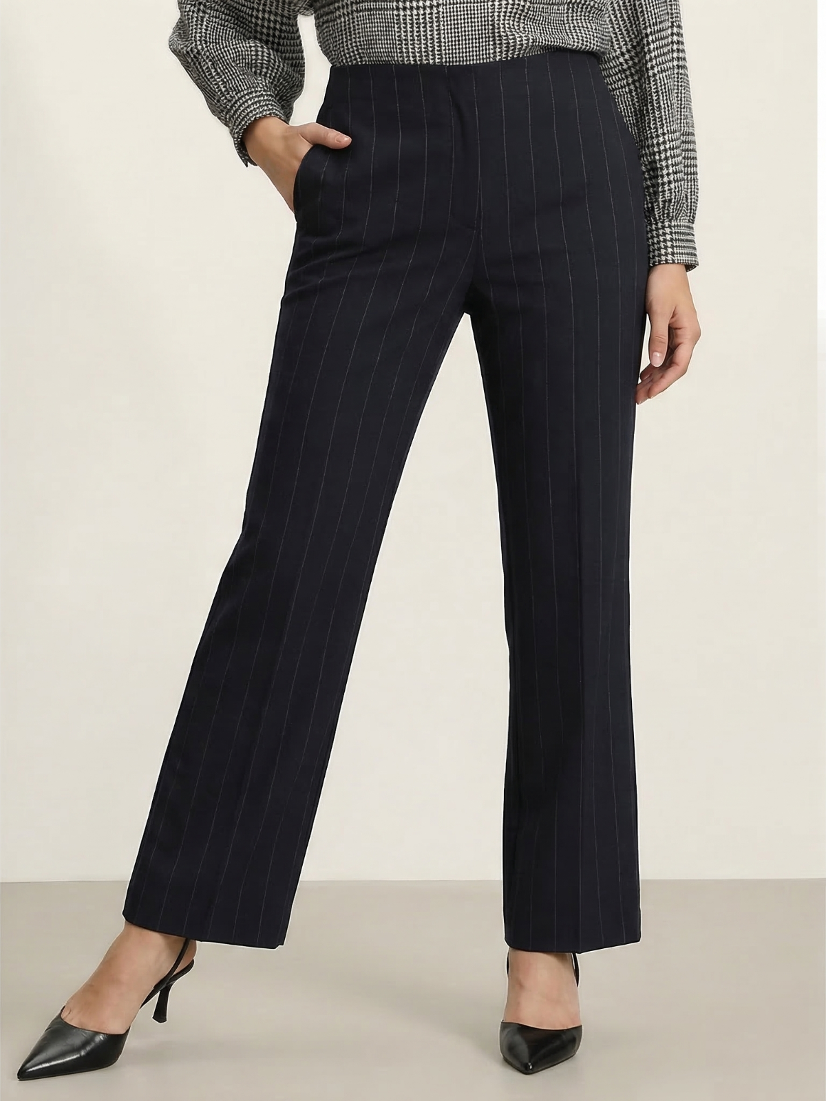 Crosby Women’s Pinstripe Soft Cotton‑Blend Career Pants Long Slight Flare Size 6