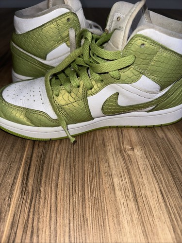 Nike Wmns Air Jordan 1 Mid SE Green Python AJ1 Casual Shoes DV2959-113 size 8 - Picture 14 of 18