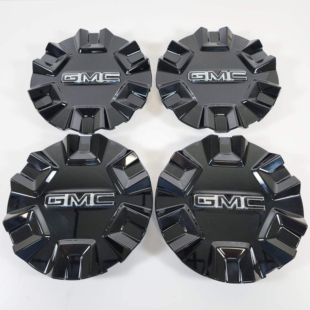 👀 2024-2026 GMC Sierra EV Denali 85122983 Black Center Caps GM # 86598448 SET/4