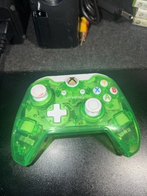 Microsoft XBox 360 S 320 GB Console Bundle w/ Games & Controller