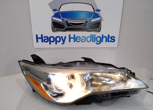 2015-2017 Toyota Camry Right Passenger Side Halogen Headlight OEM 81110-06860