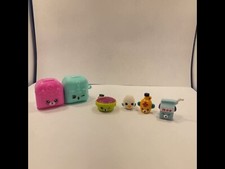 Shopkins Petkins Set of 4, Backpacks Incuded, Assorted Petkin Shopkins.