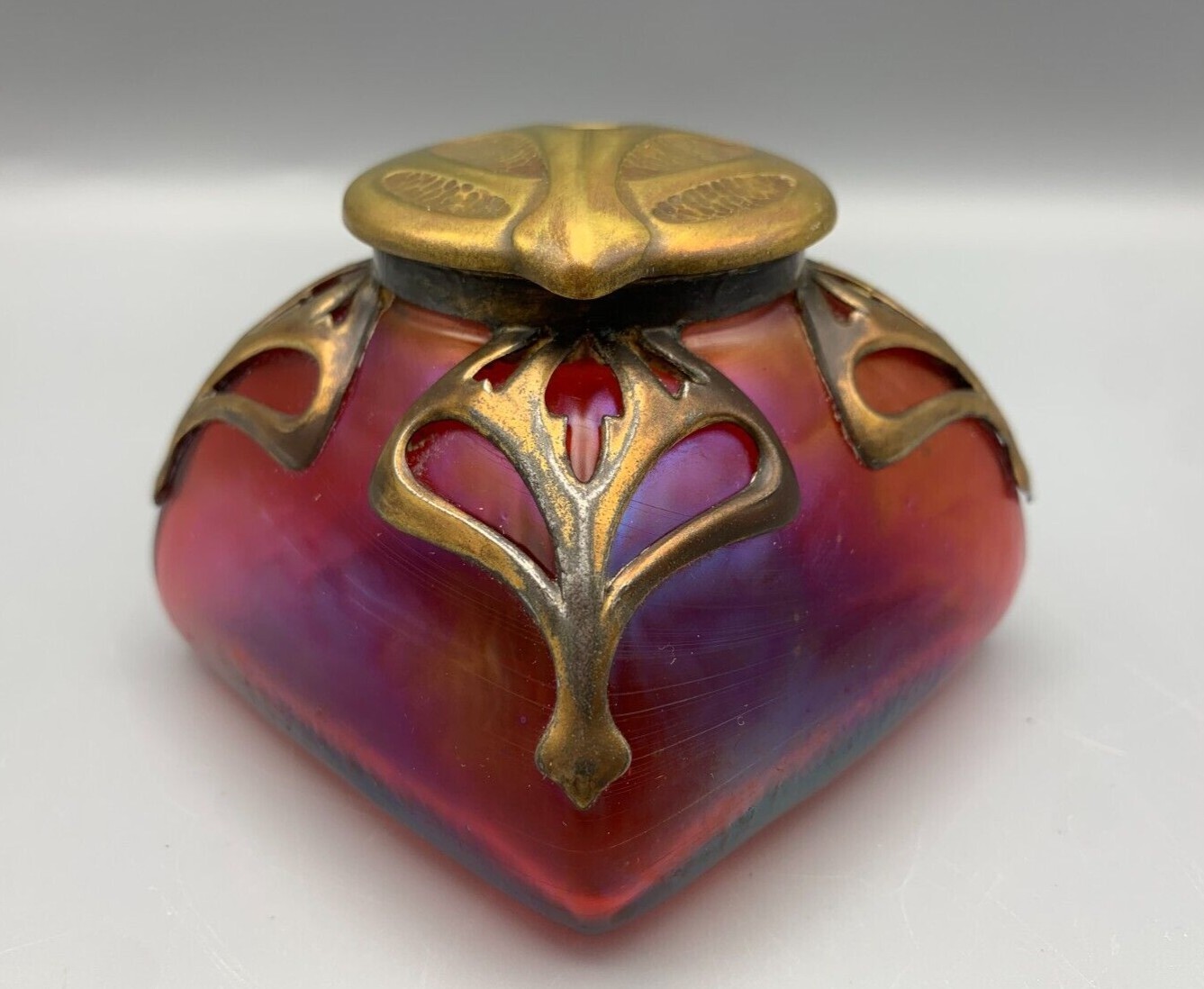 LOETZ ART NOUVEAU GLASS INKWELL CRANBERRY IRIDESCENT BOHEMIAN CZECH