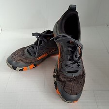 Under Armour boys shoes size 7