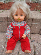 ADORABLE POUPEE TINNIE DE  RAYNAL TENUE D'ORIGINE DE 36 CM