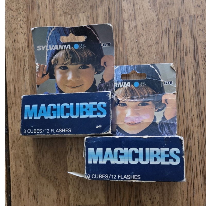 SYLVANIA Magicubes Blue Dot Flash Bulbs. 2 cases with 3 bulbs each. Incandescent